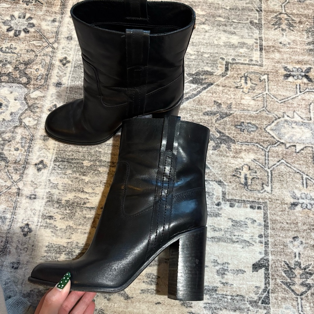 Kate spade baise black Leather heeled boots size 8